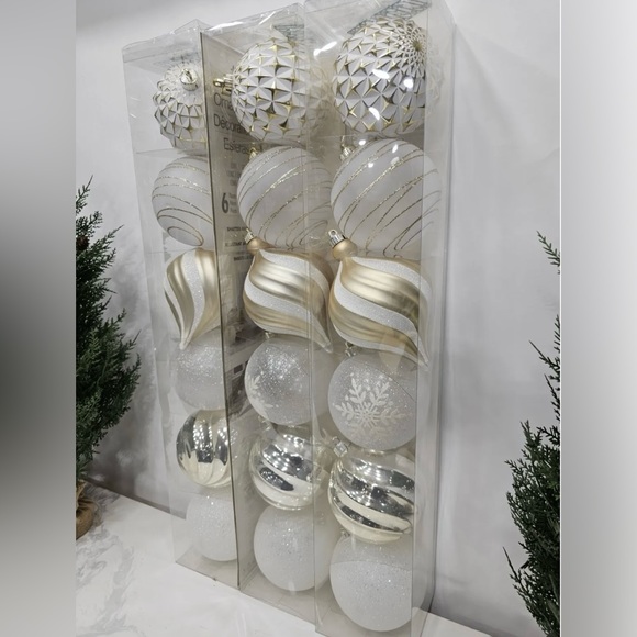 6" Christmas White & Gold Glitter Glass Ball Ornaments 3 SETS OF 18 TOTAL - Picture 9 of 9